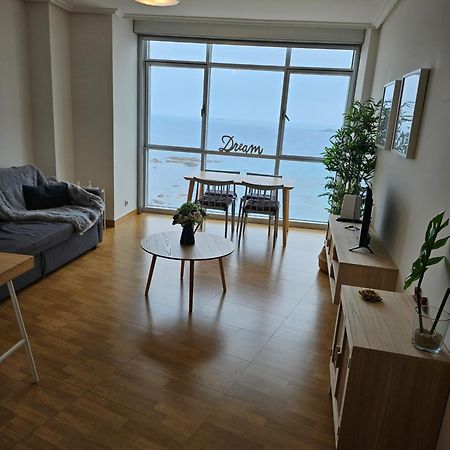Vivienda Con Increibles Vistas A La Playa De Riazor Apartment โอโกรูญา ภายนอก รูปภาพ