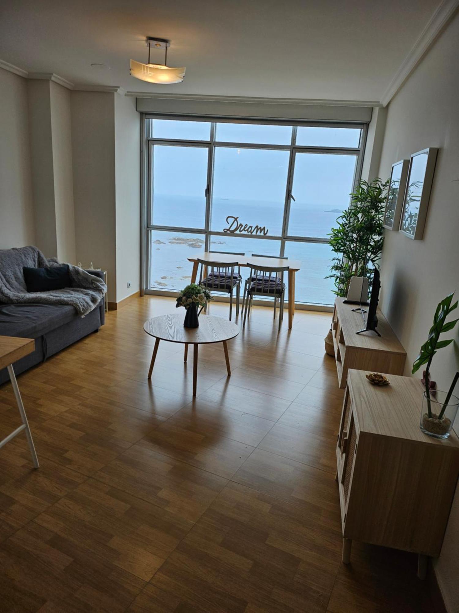 Vivienda Con Increibles Vistas A La Playa De Riazor Apartment โอโกรูญา ภายนอก รูปภาพ