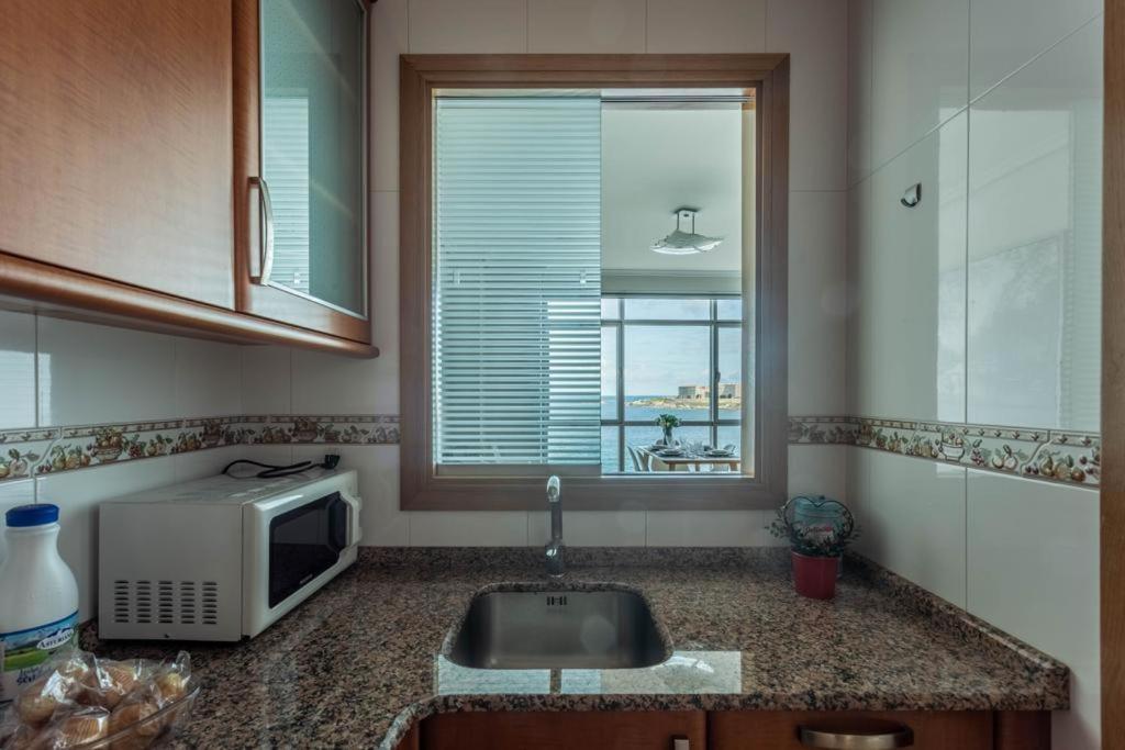 Vivienda Con Increibles Vistas A La Playa De Riazor Apartment โอโกรูญา ภายนอก รูปภาพ